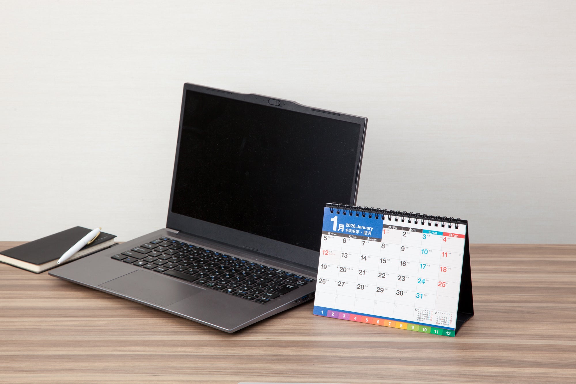 No.E152]エコカレンダー卓上 （インデックス付き・月曜始まり）